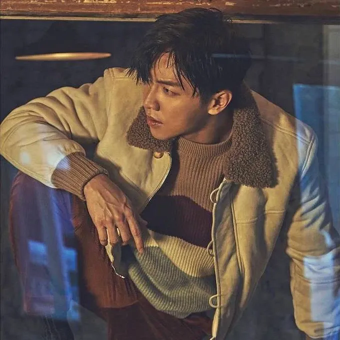 Behind-the-scenes cut of Lee Seunggi
