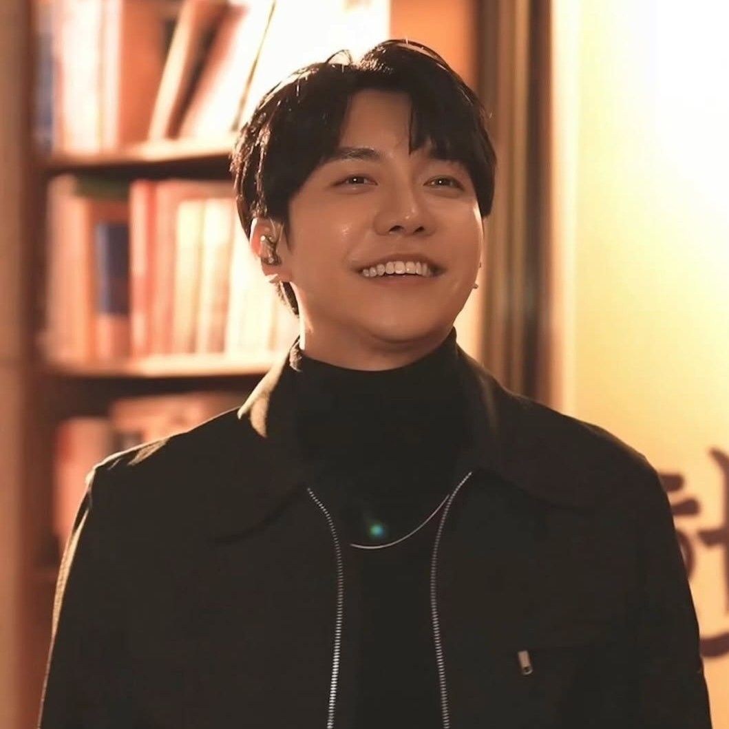 Foto terbaru dari Lee Seunggi