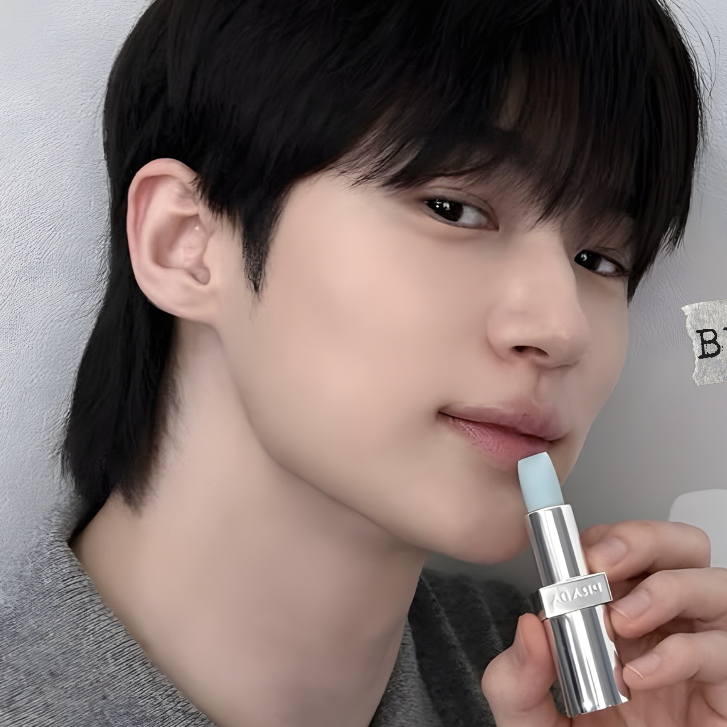 오늘 가장 핫한 셀럽 커뮤니티 피드