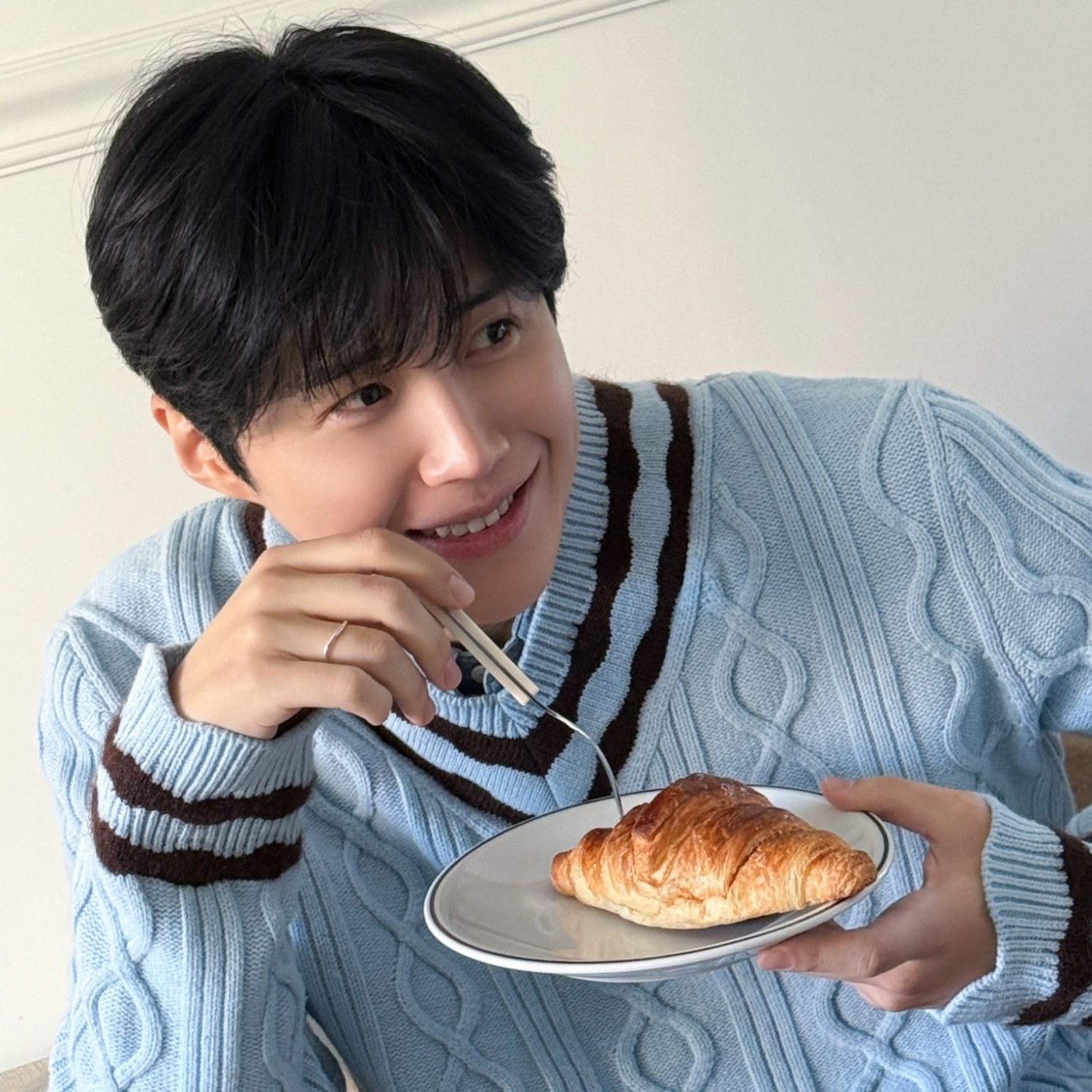 Behind-the-scenes cut of Kim Seonho