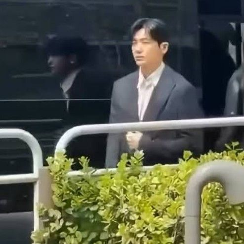 A moment captured by a fan of Park Hyungsik