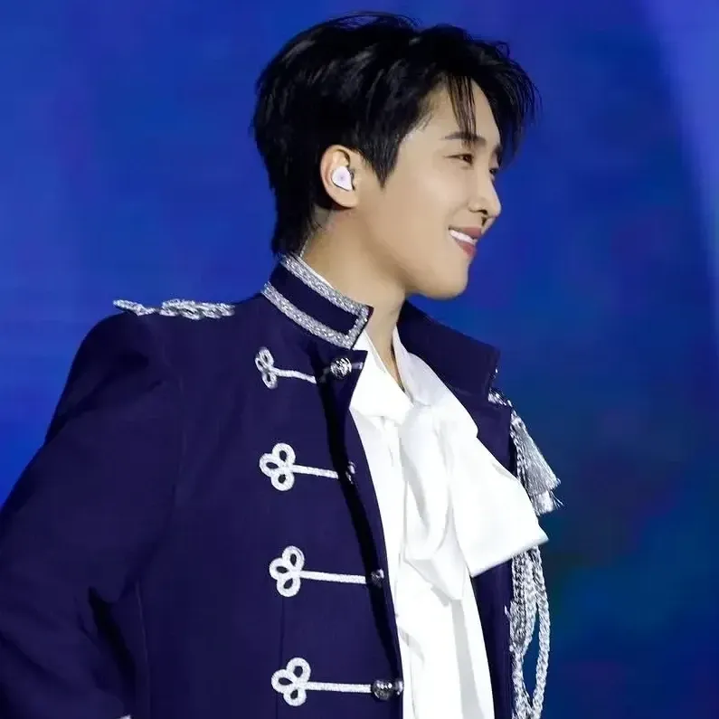 Behind-the-scenes cut of Hwang Yunsung