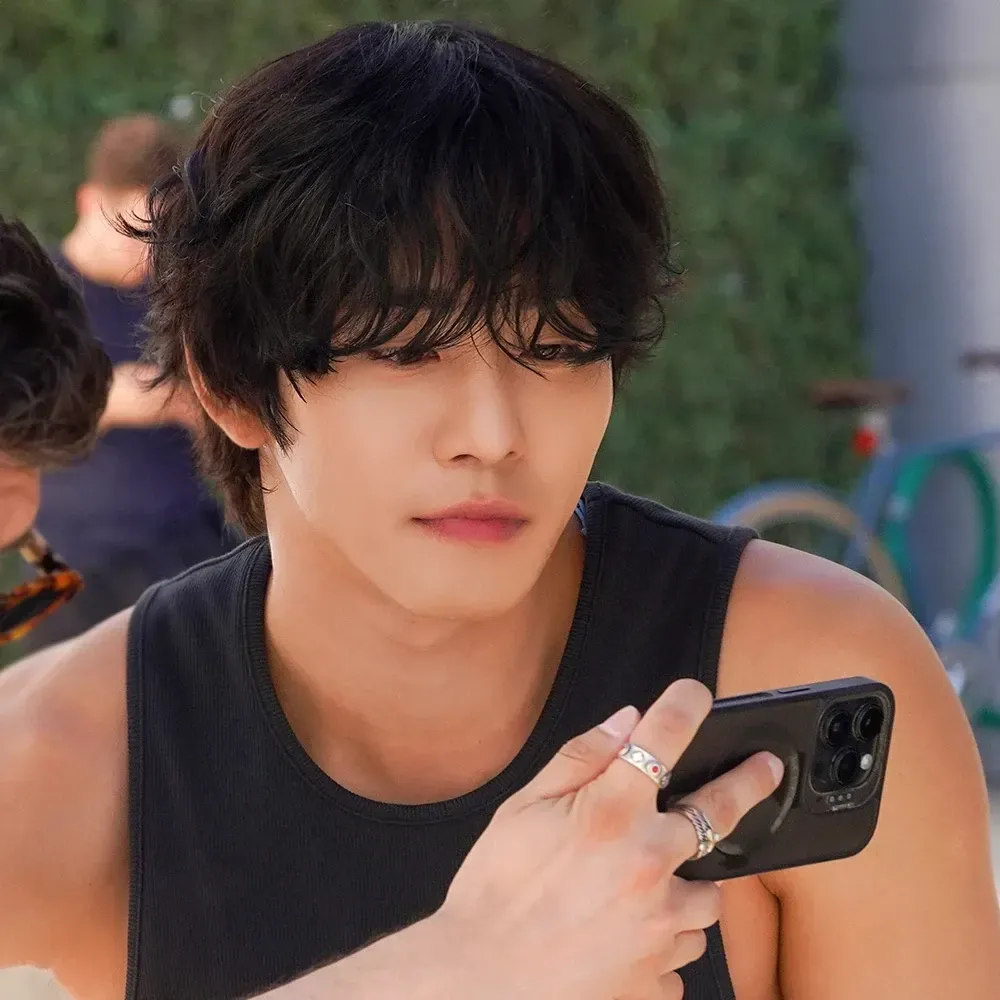 Behind-the-scenes cut of Ahn Hyoseop