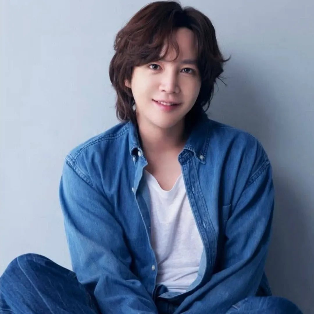 Latest photo of Jang Geunsuk