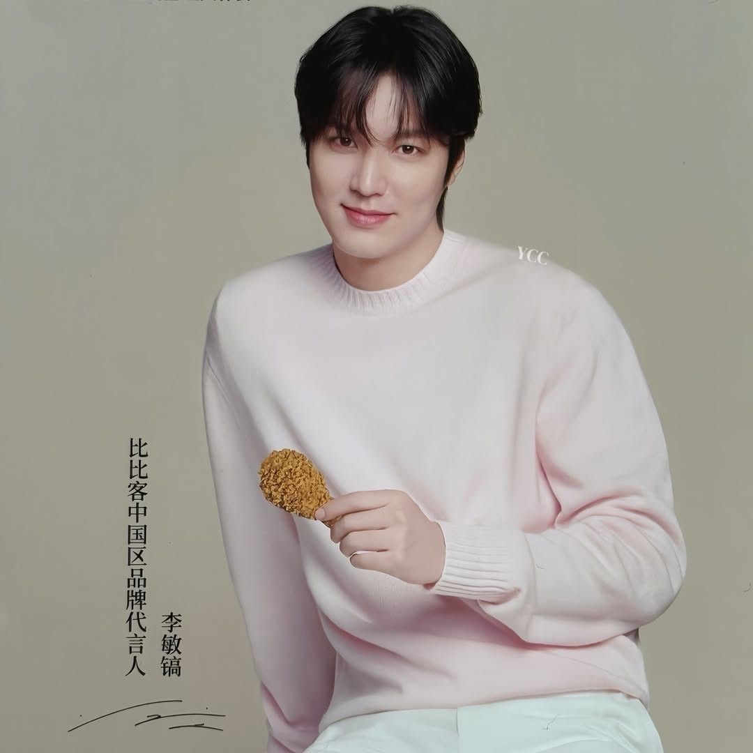 粉絲拍下的李敏鎬瞬間