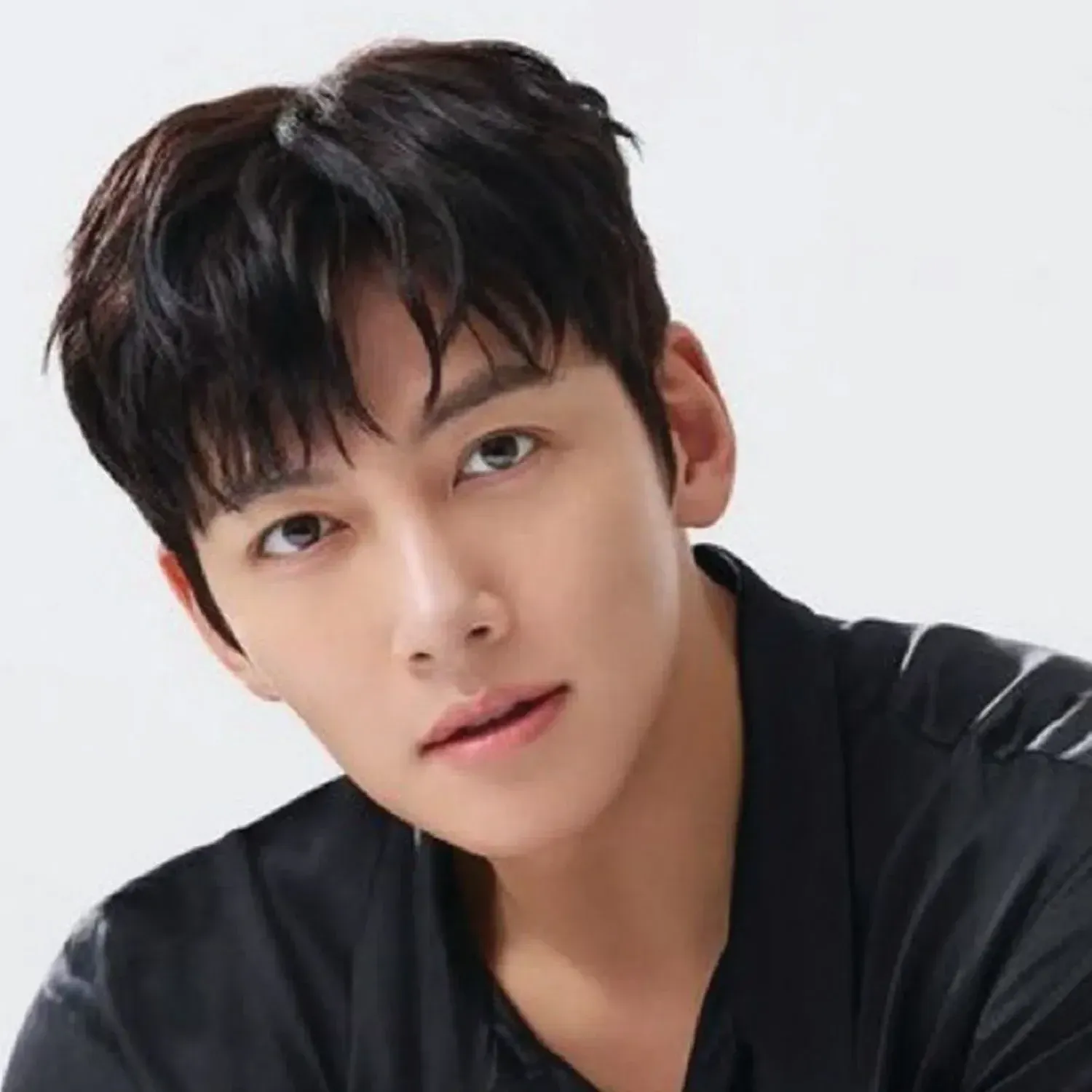 Behind-the-scenes cut of Ji Changwook