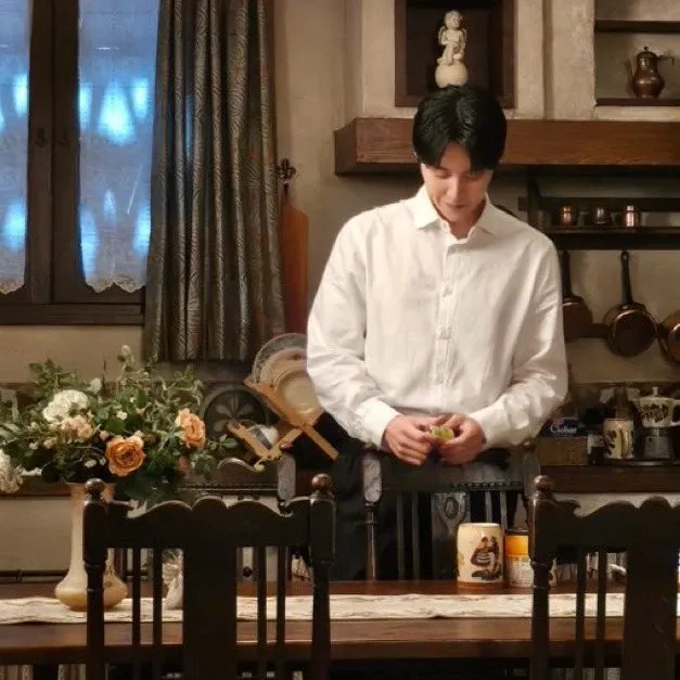 Behind-the-scenes cut of Kim Seonho