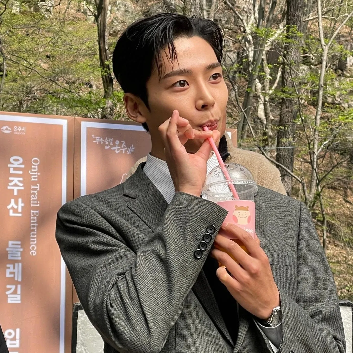Momen yang diabadikan oleh penggemar Rowoon