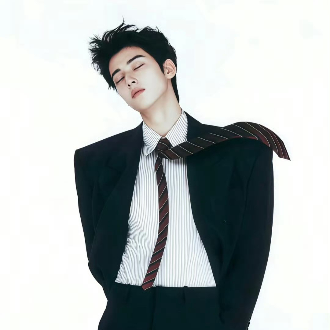 A moment captured by a fan of Cha Eunwoo