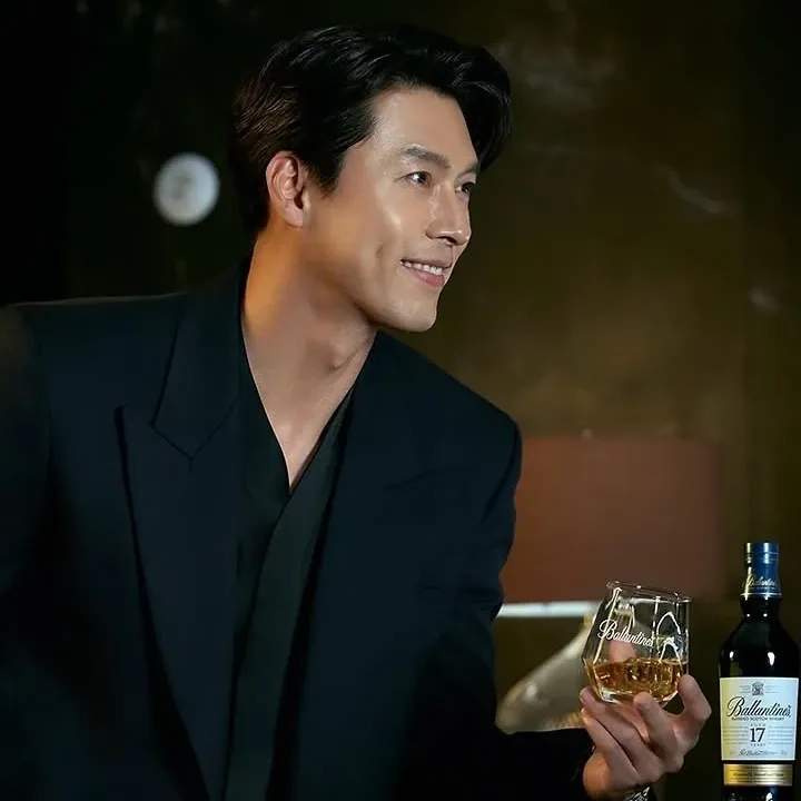 Foto terbaru dari Hyun Bin