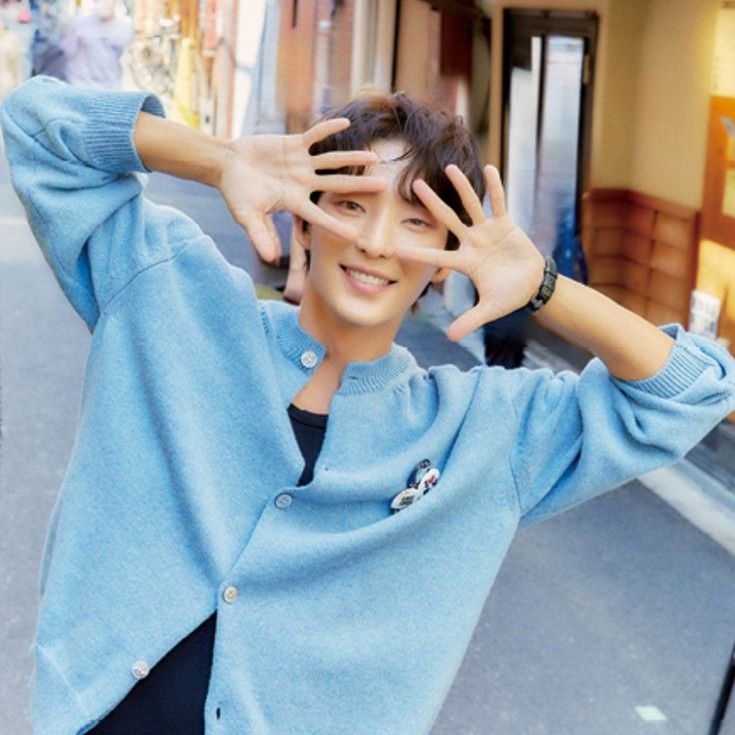 Recent activity shot of Lee Joongi