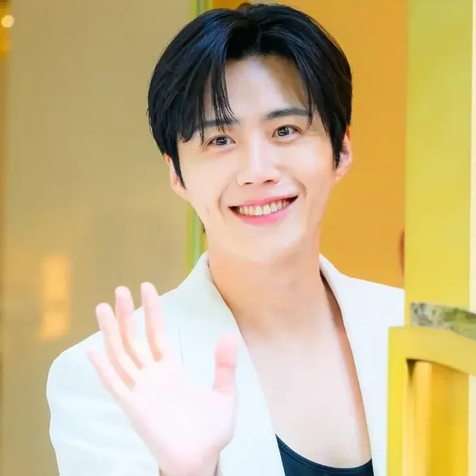 Cuplikan di balik layar dari Kim Seonho