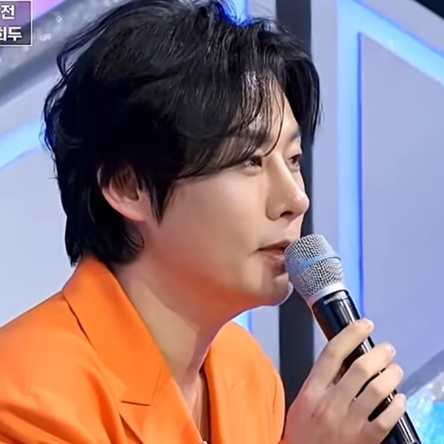 A moment captured by a fan of Kang Moonkyung