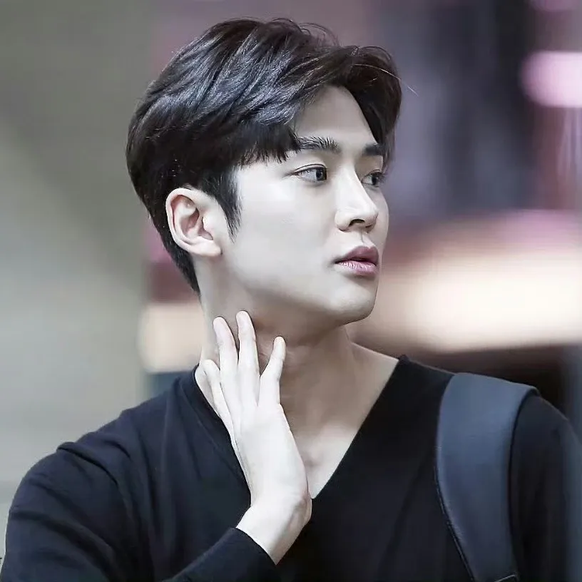 Momen yang diabadikan oleh penggemar Rowoon
