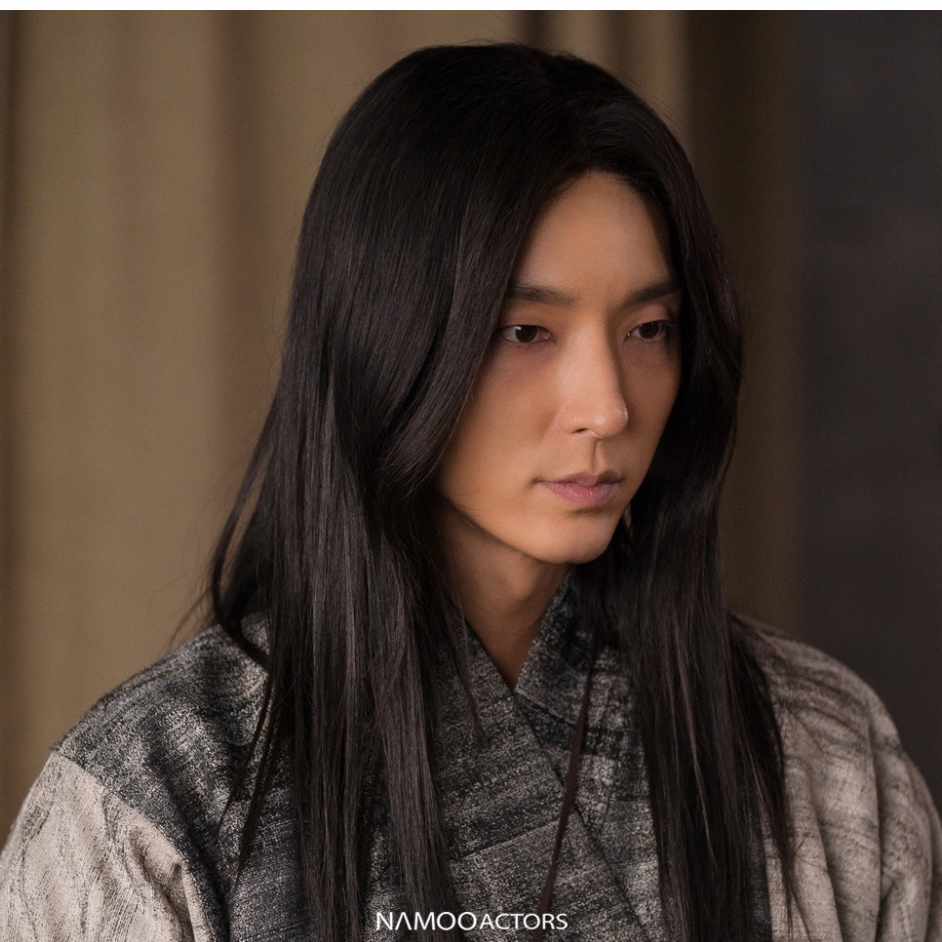 A moment captured by a fan of Lee Joongi