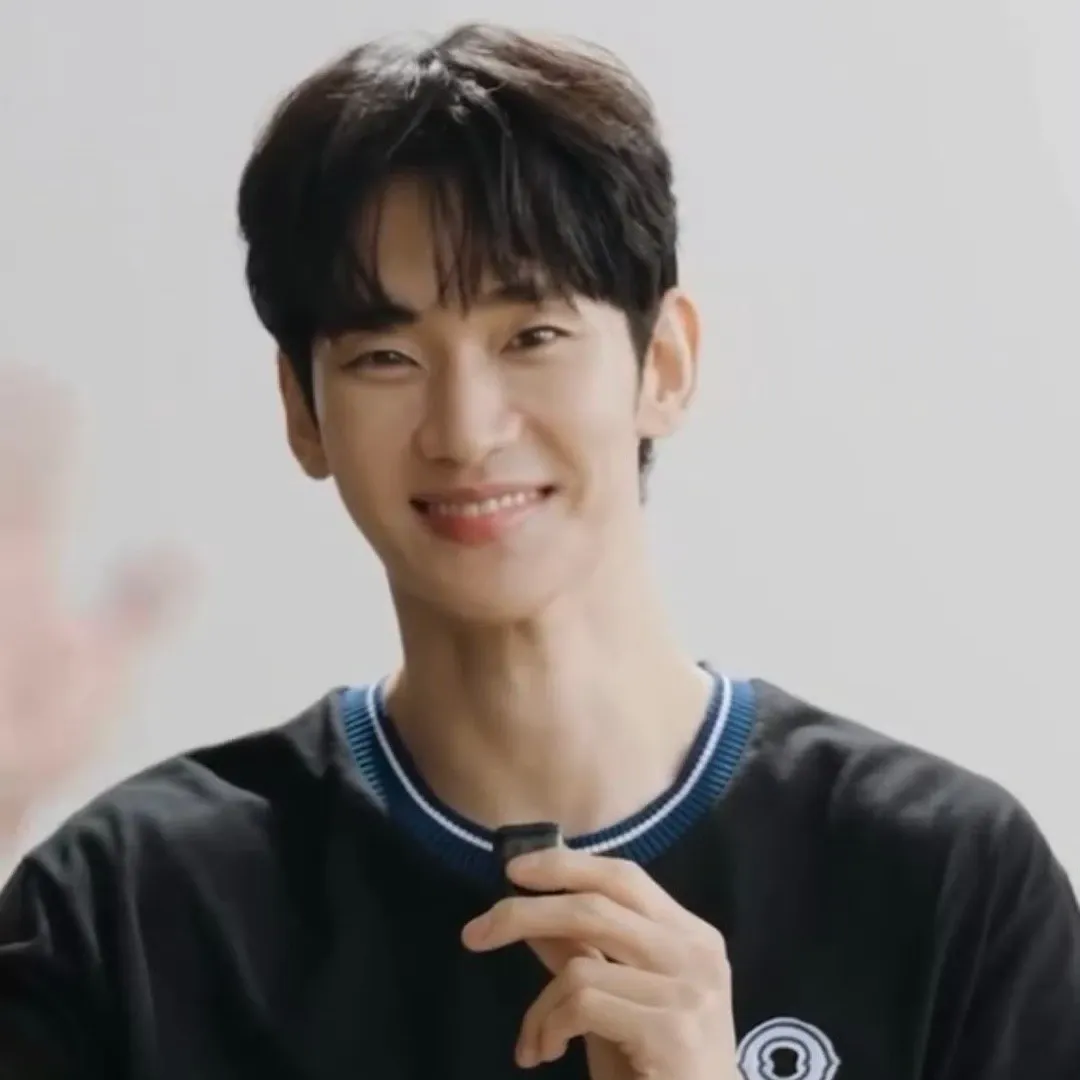 Recent activity shot of Kim Soohyun