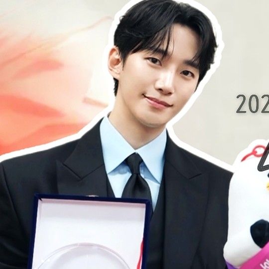 イ・ジュノのビハインドカット