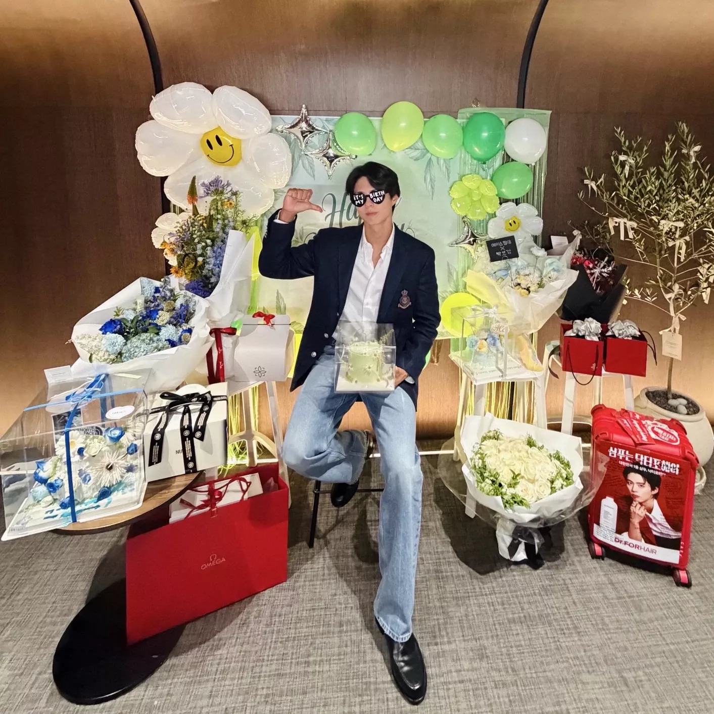 Recent activity shot of Park Bogum