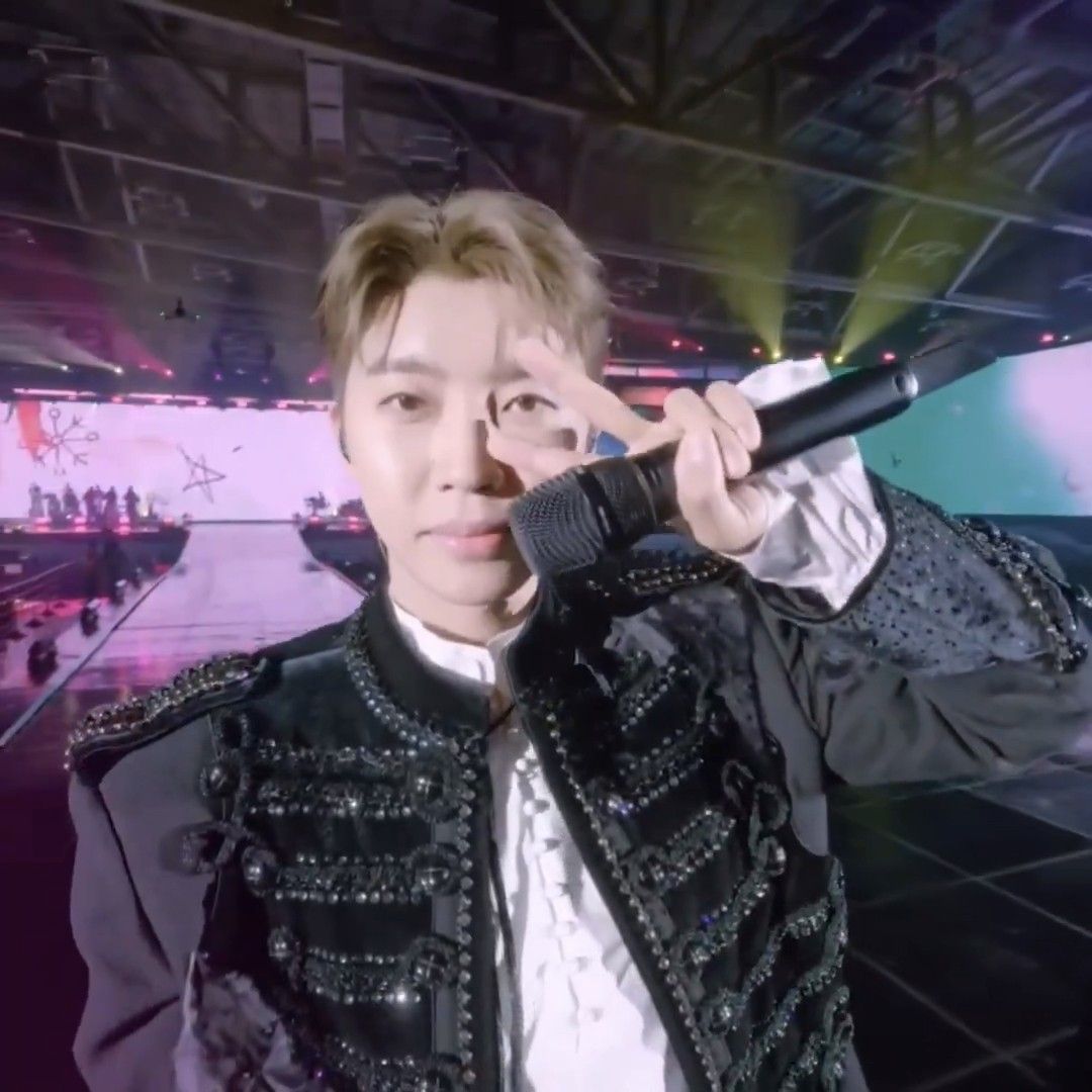 Behind-the-scenes cut of Lim Youngwoong