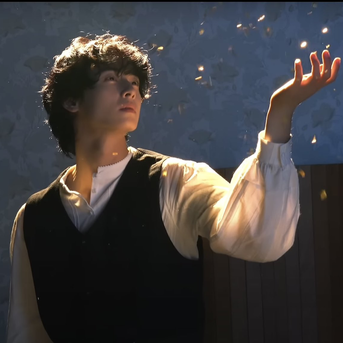 Behind-the-scenes cut of Cha Eunwoo