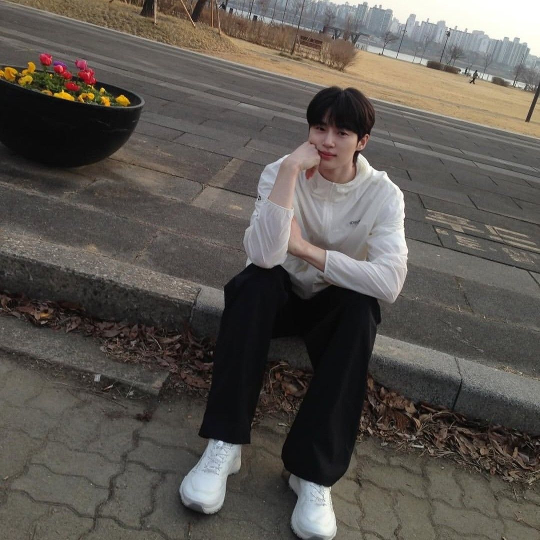 변우석 최근 활동샷