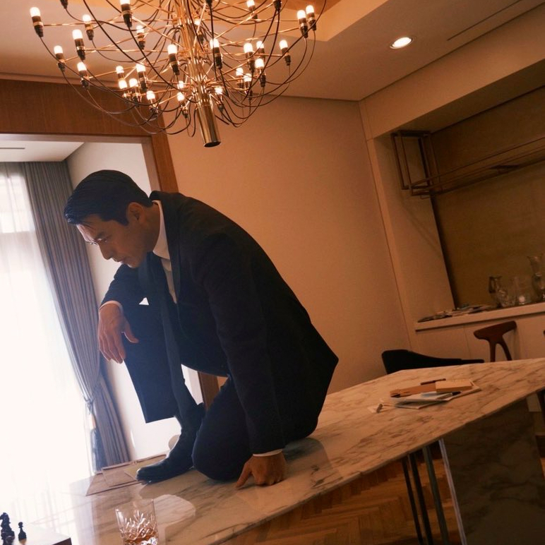 Momen yang diabadikan oleh penggemar Hyun Bin