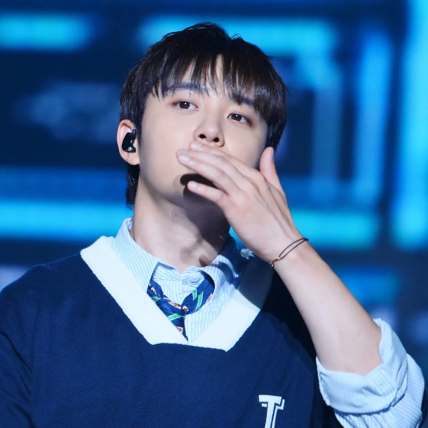 Cuplikan di balik layar dari Doh Kyungsoo (D.O.)