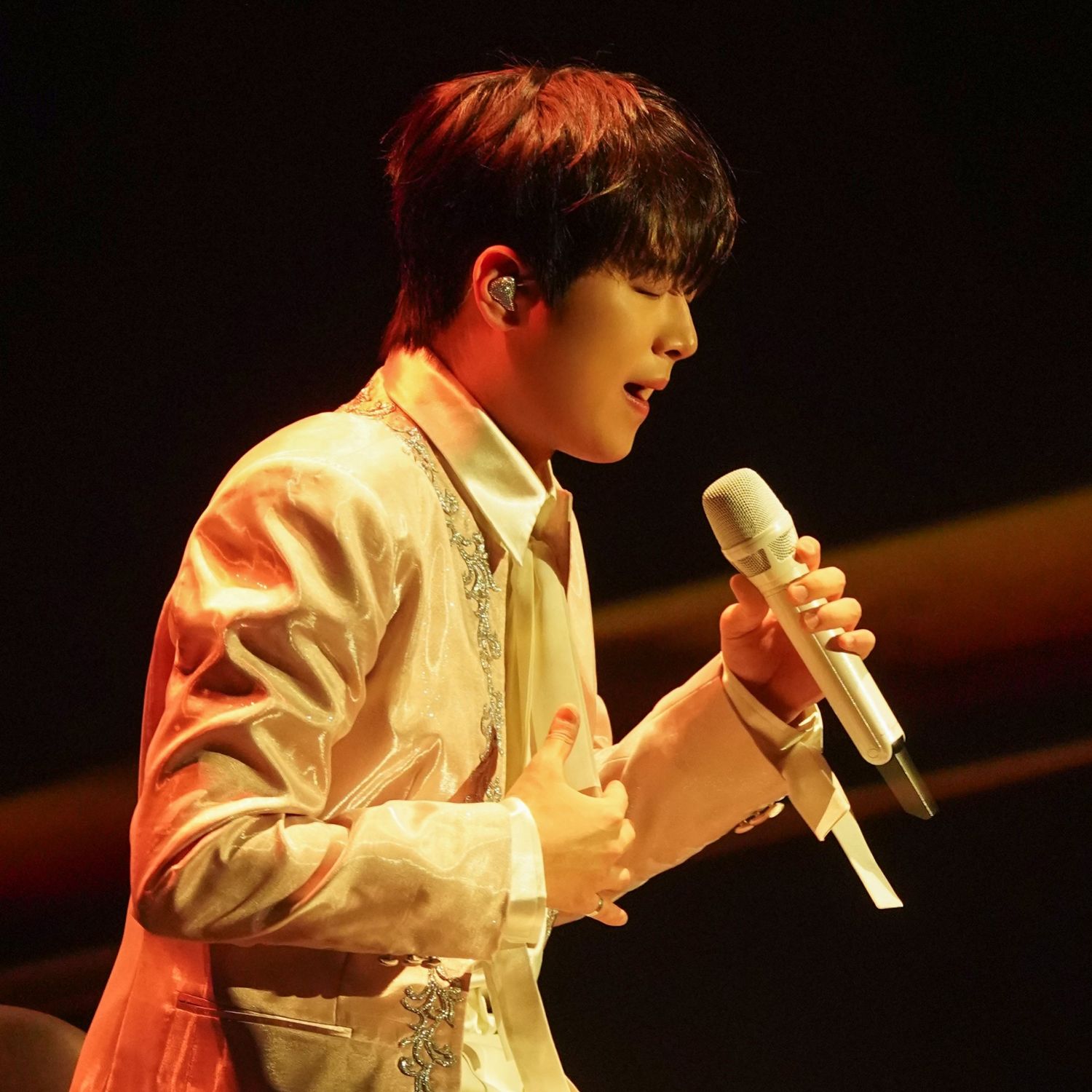 李灿元的最新照片