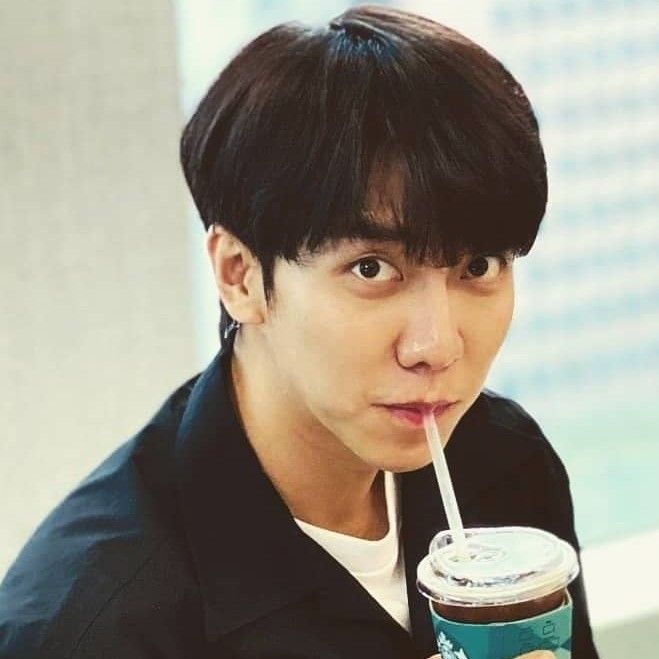 Behind-the-scenes cut of Lee Seunggi