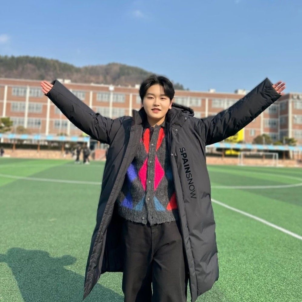 Recent activity shot of Park Sungon