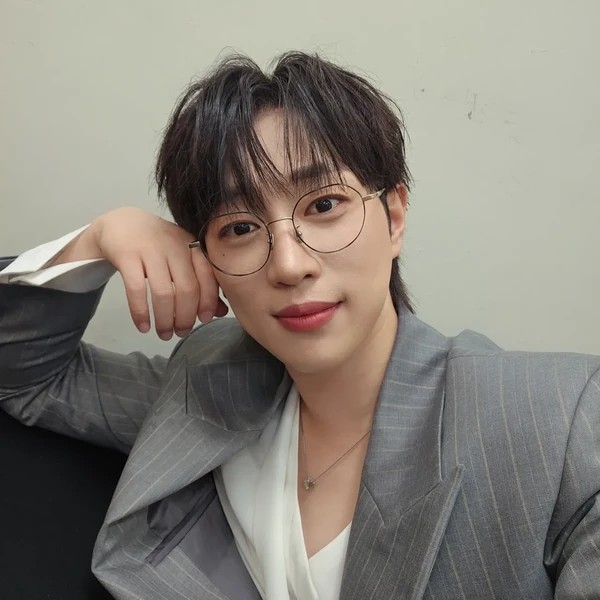 Recent activity shot of An Sunghoon