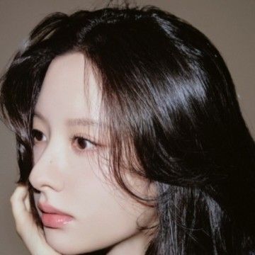 Behind-the-scenes cut of Bona