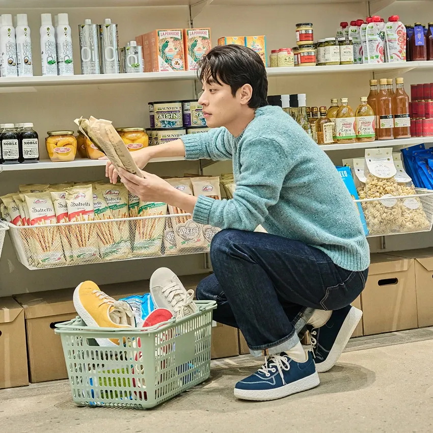 Behind-the-scenes cut of Park Jeongmin