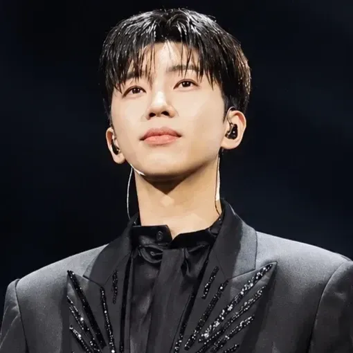 Foto kegiatan terbaru dari Lim Youngwoong