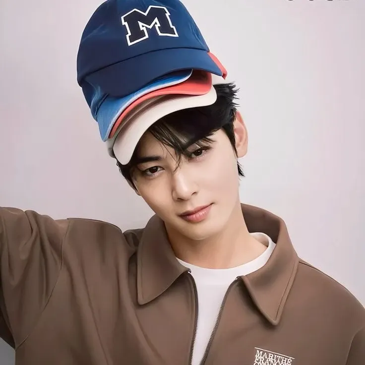 Recent activity shot of Cha Eunwoo