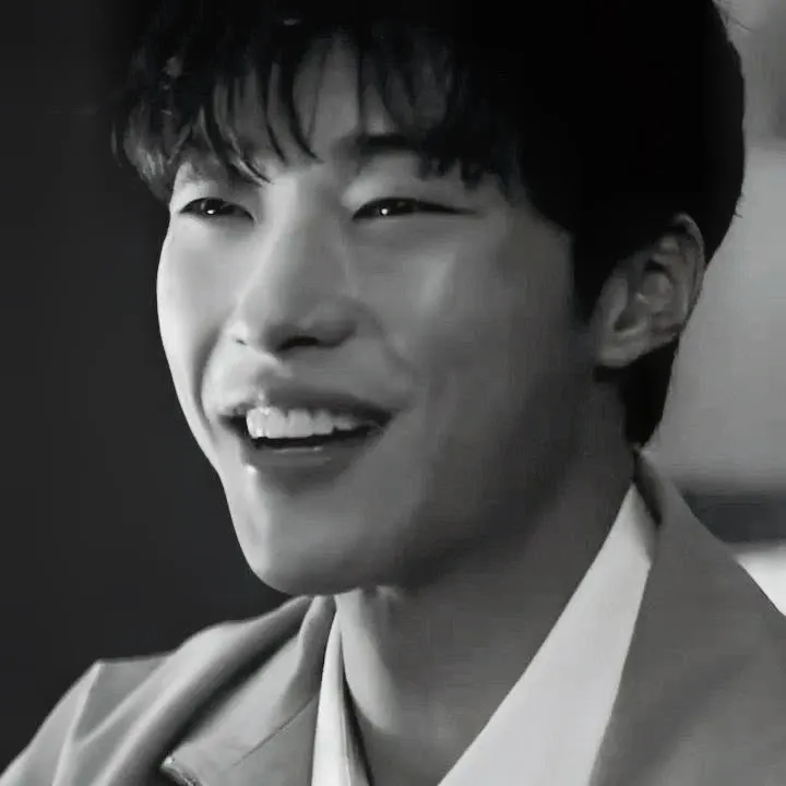 A moment captured by a fan of Woo Dohwan