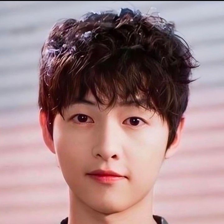 宋仲基的最新照片