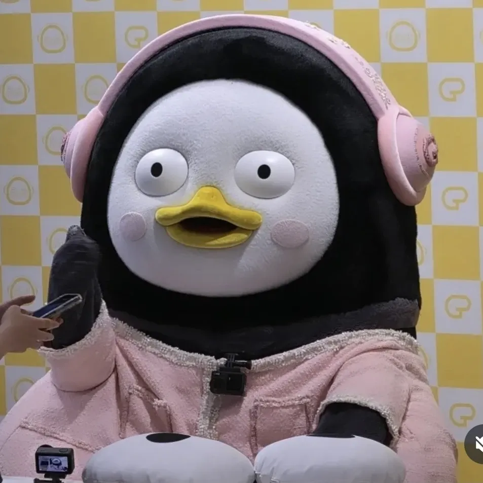 ペンスの最近の活動ショット