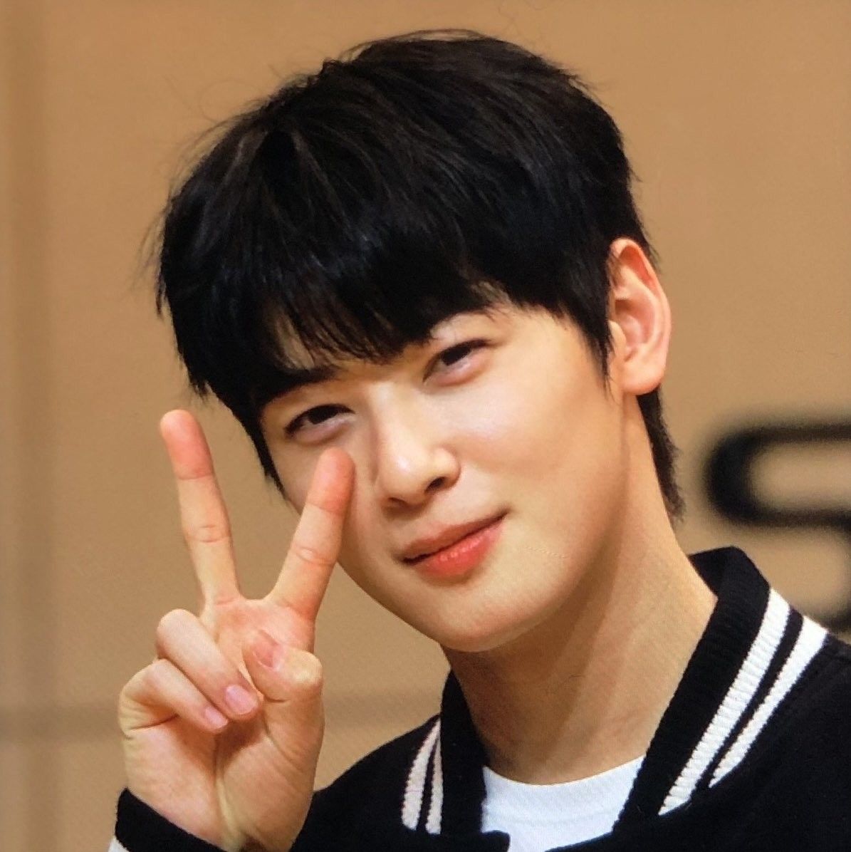 Latest photo of Cha Eunwoo