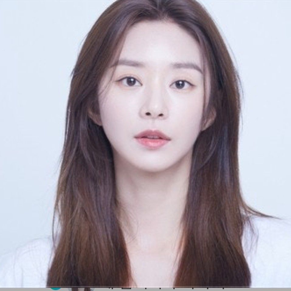 Behind-the-scenes cut of Lee Joobeen