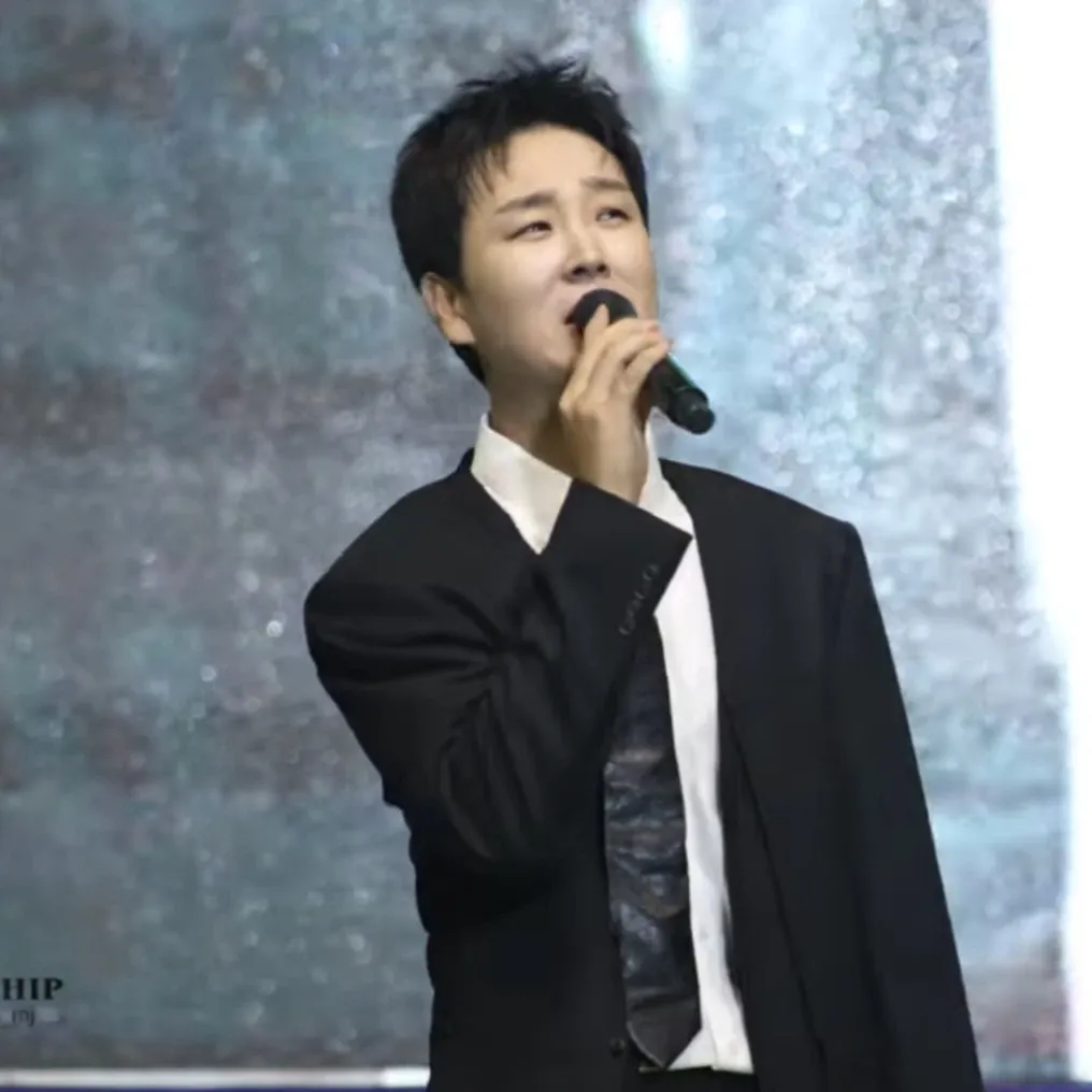 Behind-the-scenes cut of Song Minjun