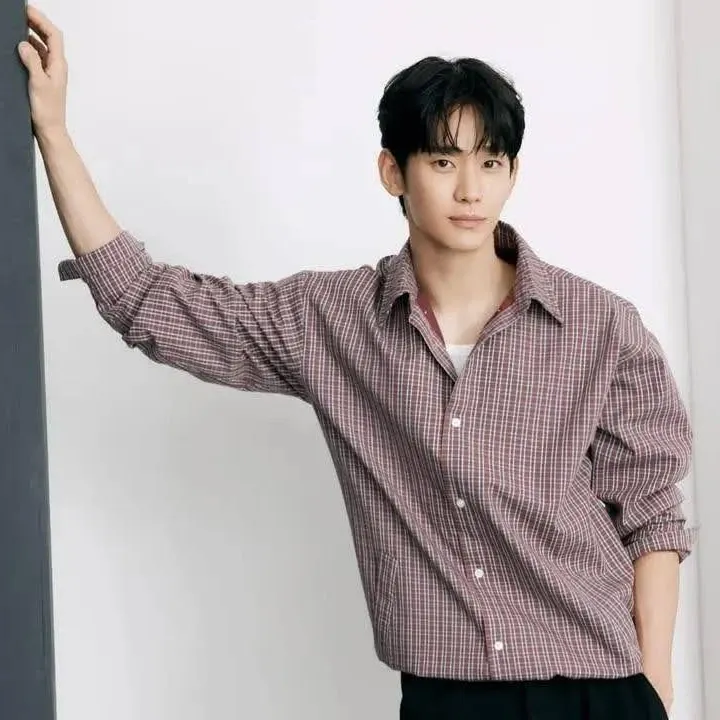 Behind-the-scenes cut of Kim Soohyun