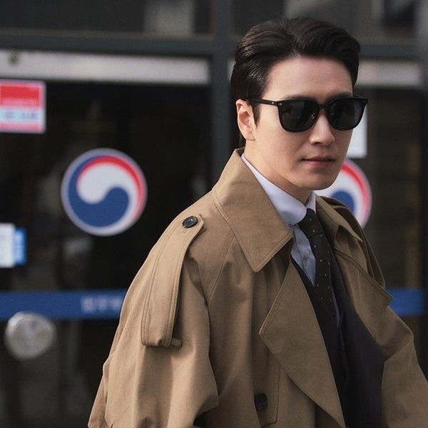 Behind-the-scenes cut of Lee Joonhyuk