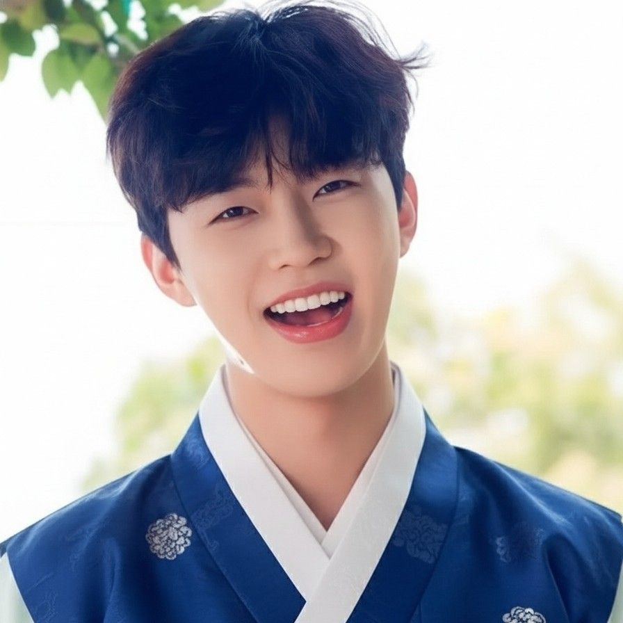 Behind-the-scenes cut of Lim Youngwoong