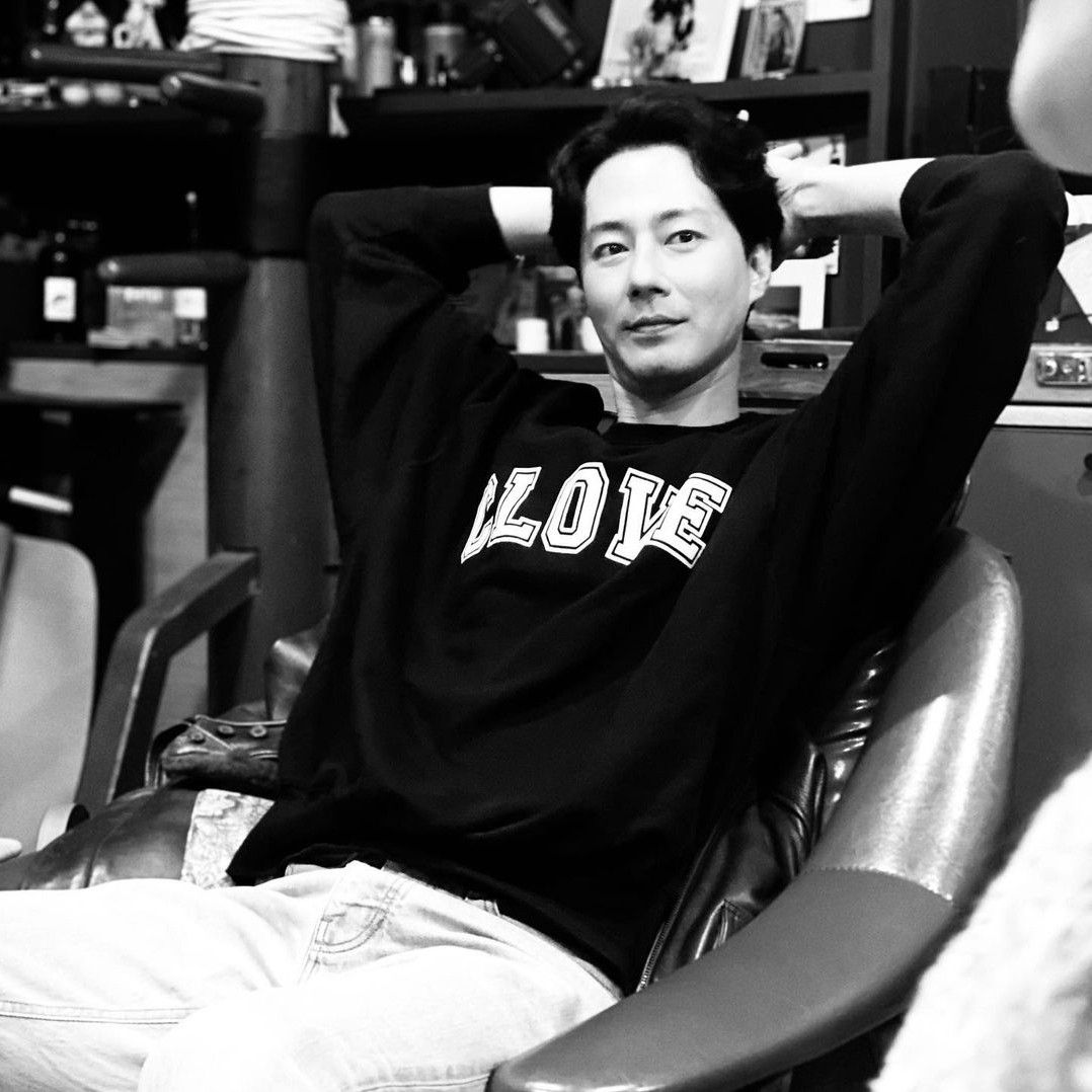 Behind-the-scenes cut of Jo Insung