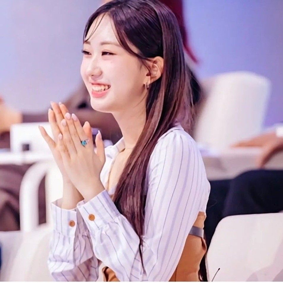 Momen yang diabadikan oleh penggemar Jeon Yujin