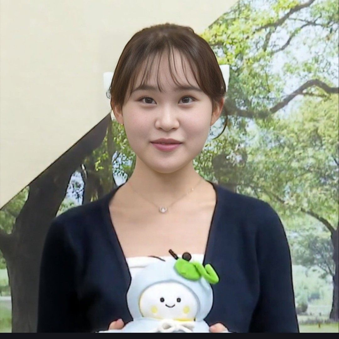 Momen yang diabadikan oleh penggemar Kim Dahyun