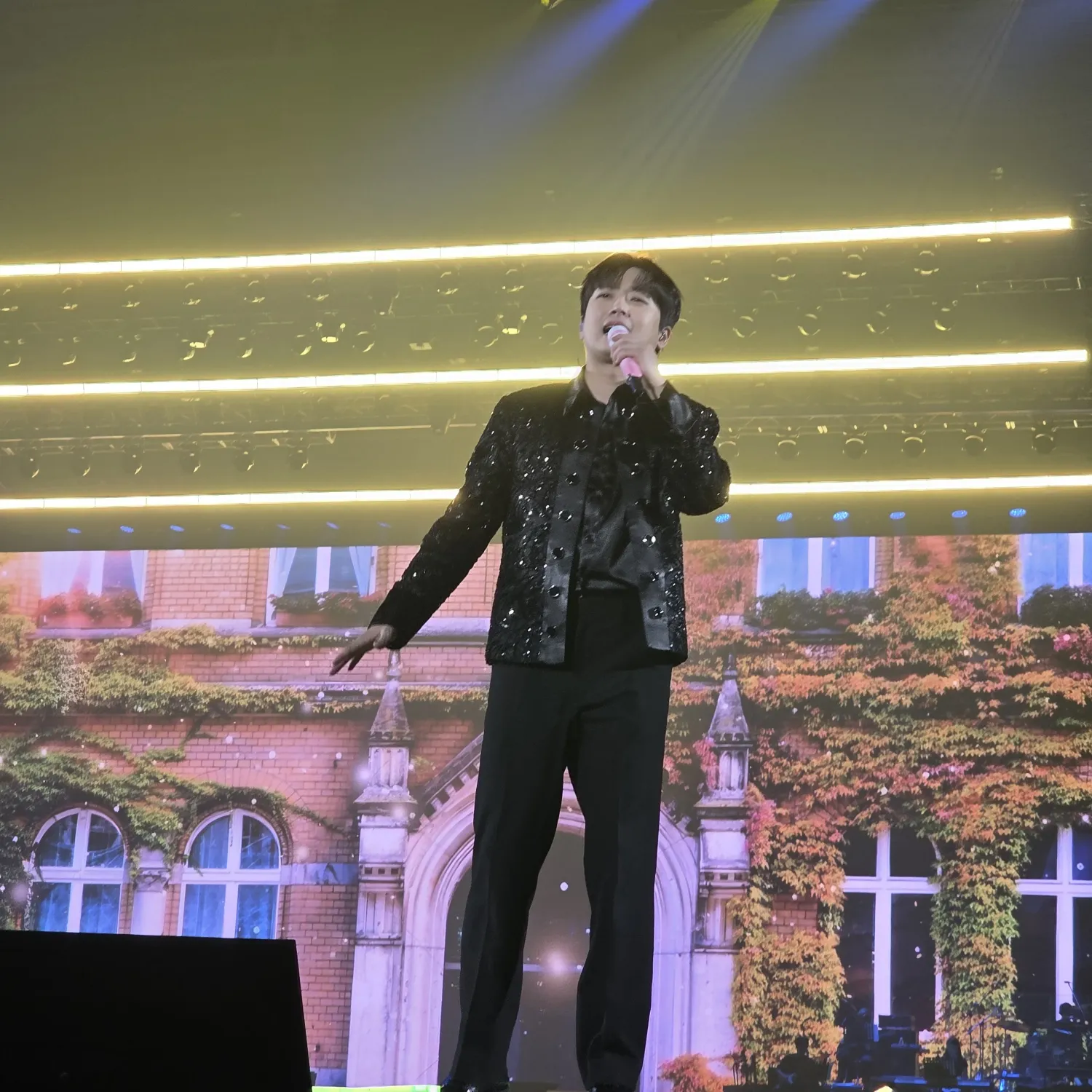 이찬원 최근 활동샷