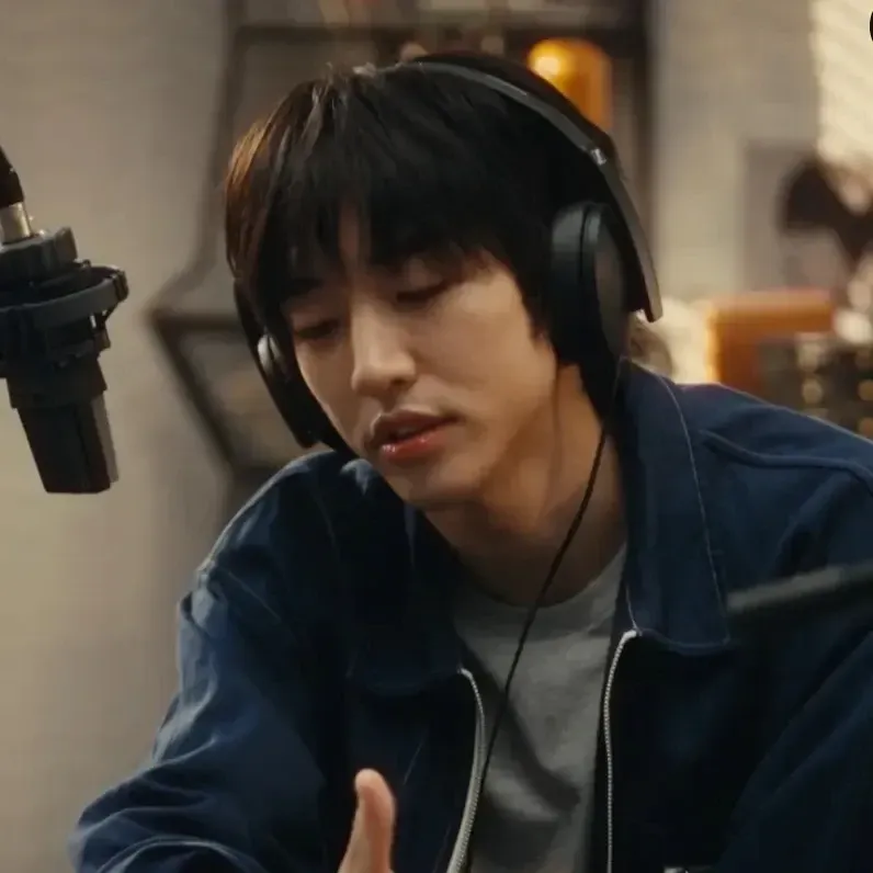 A moment captured by a fan of Lee Seungyoon