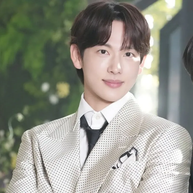 Latest photo of Yim Siwan
